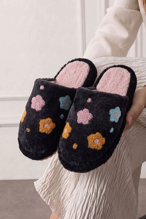 Bluma Siyah Renkli Çiçek Desenli Peluş Kadın Kışlık Ev Terliği