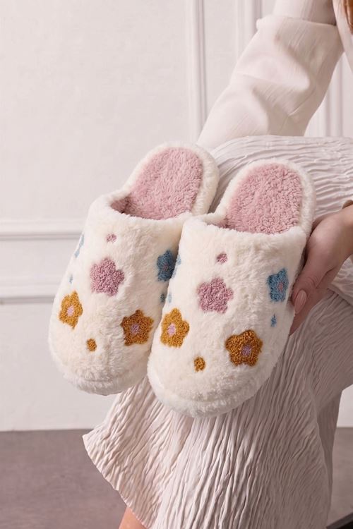 Bluma Beyaz Renkli Çiçek Desenli Peluş Kadın Kışlık Ev Terliği