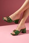 Robert Yeşil Zincirli Topuklu Terlik  